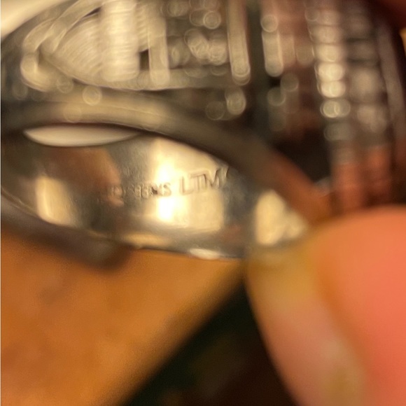 Class ring - Picture 6 of 6